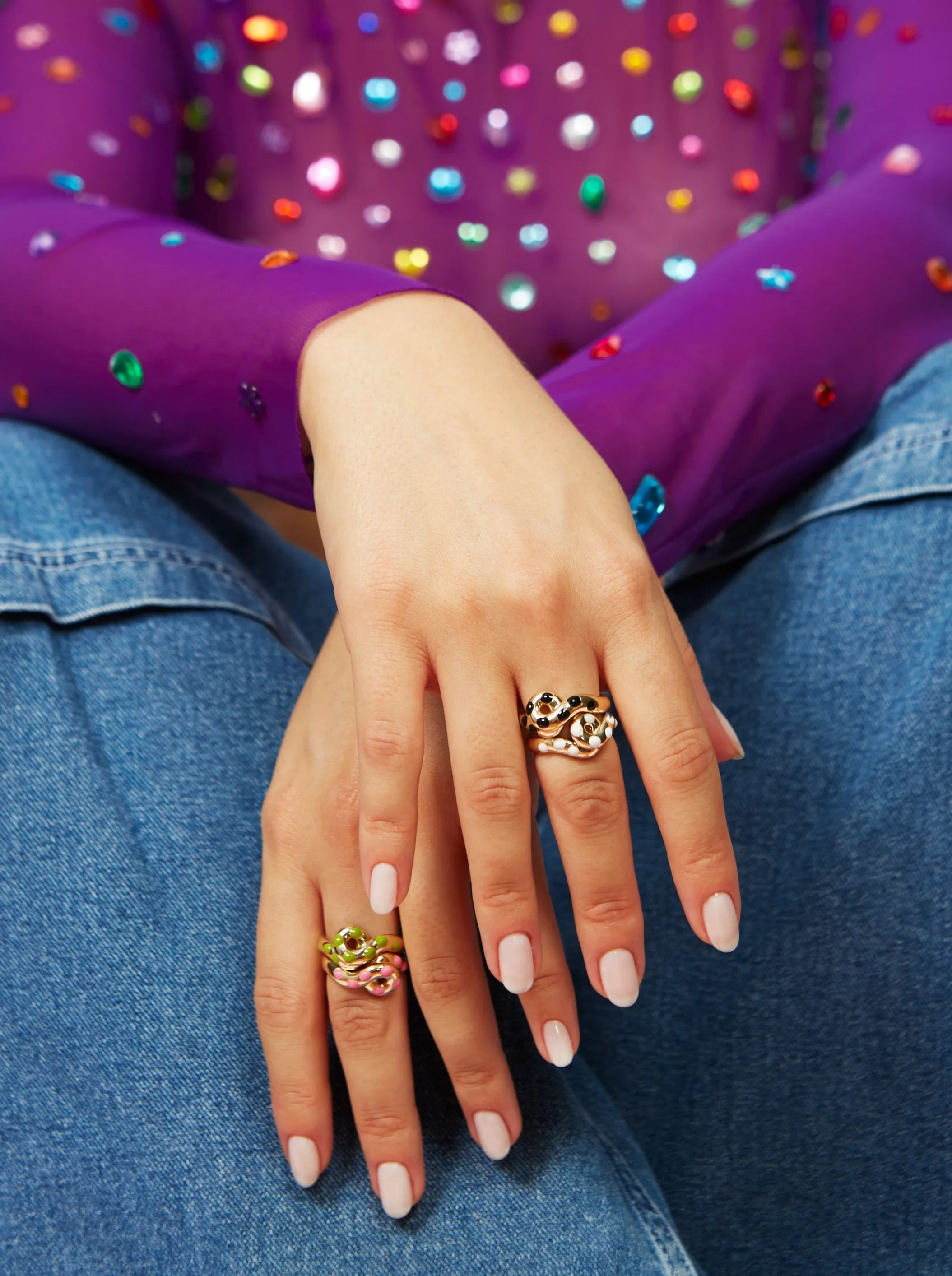 MAXI LOOP RING ~ IN WHITE