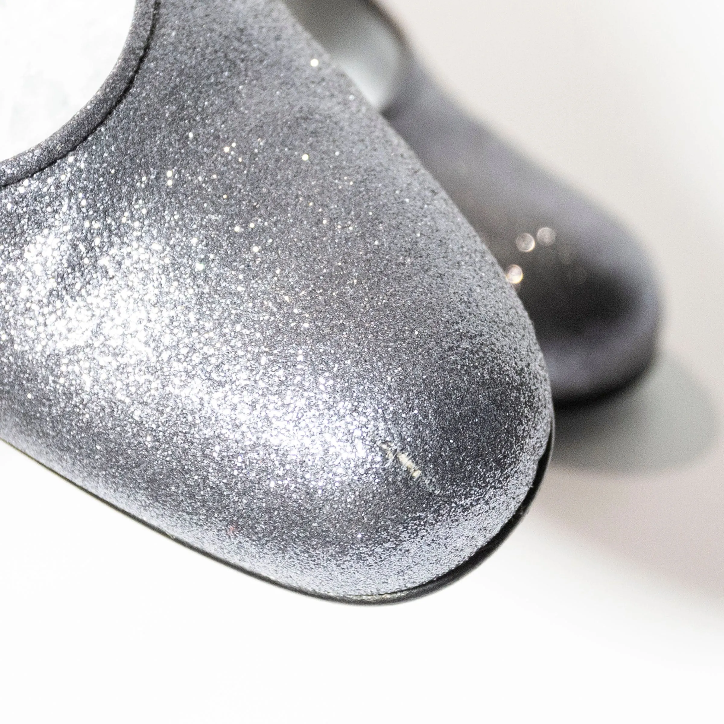 Vintage Silver Glitter Round Toe Pumps